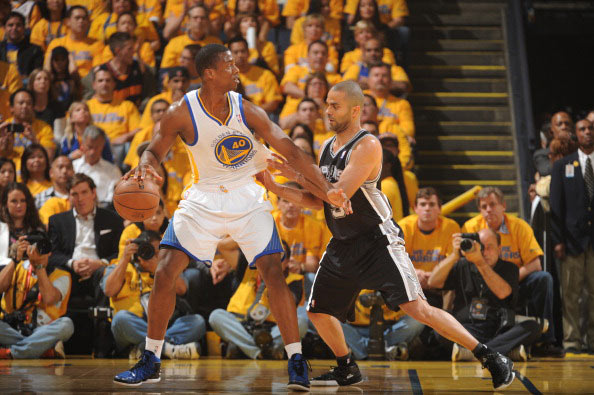 身体微前倾 身体微前倾